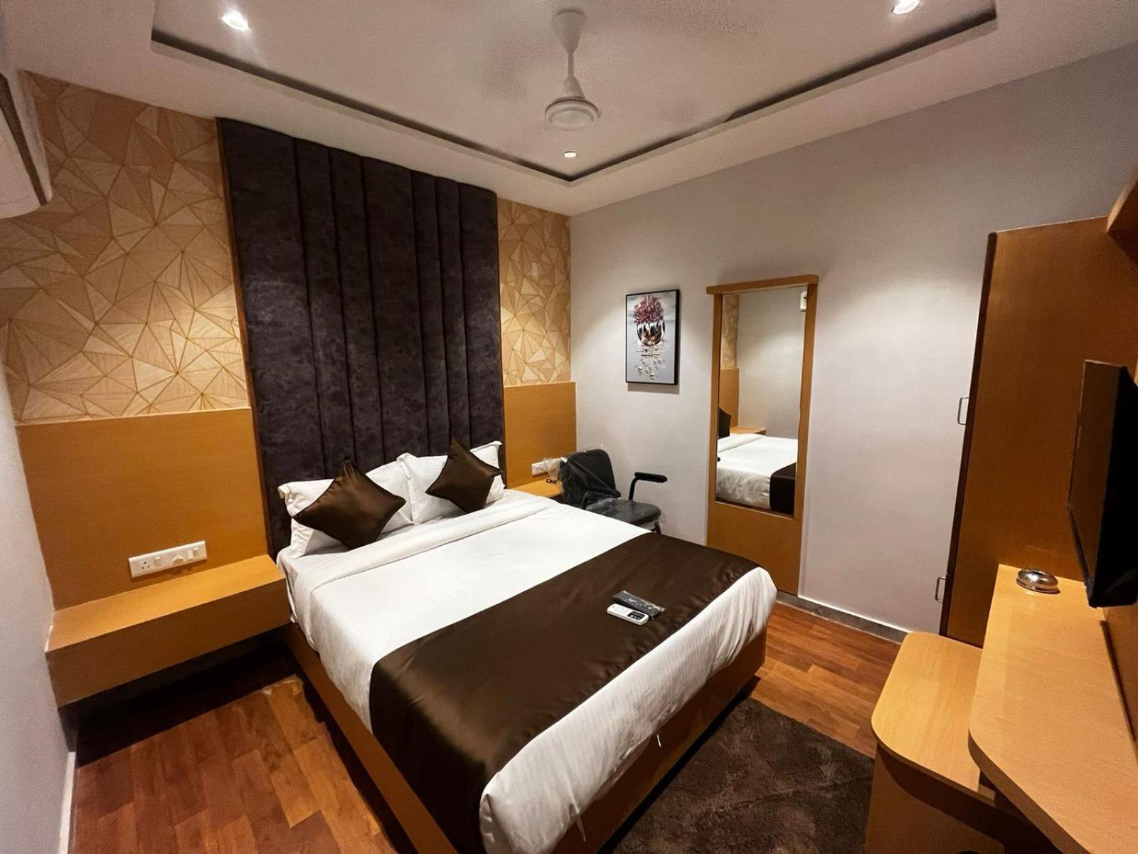 Hotel Phoniex Ahmedabad Camera foto
